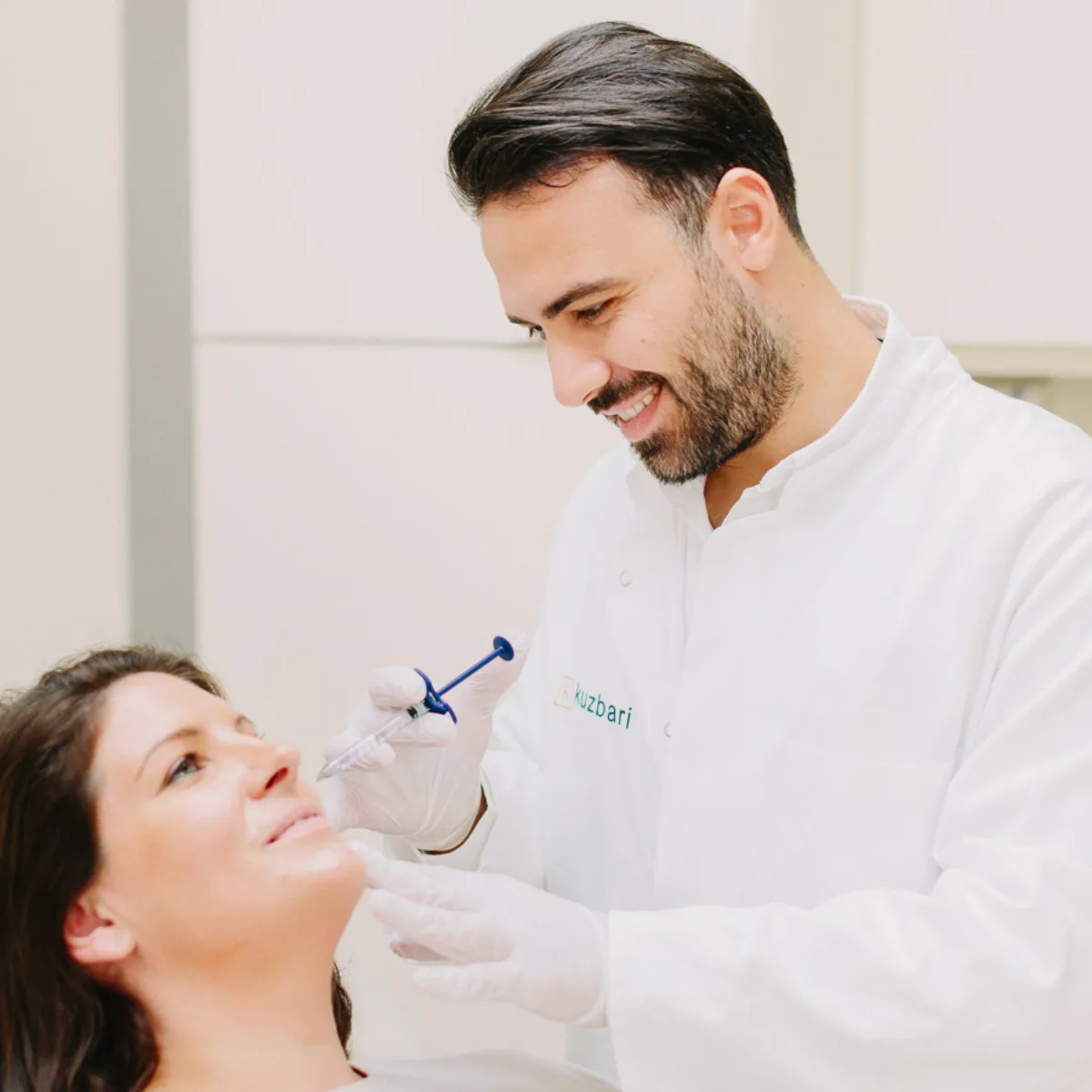 Exakte Injektionspunkte bei der Botox Behandlung im Kuzbari Zentrum Wien