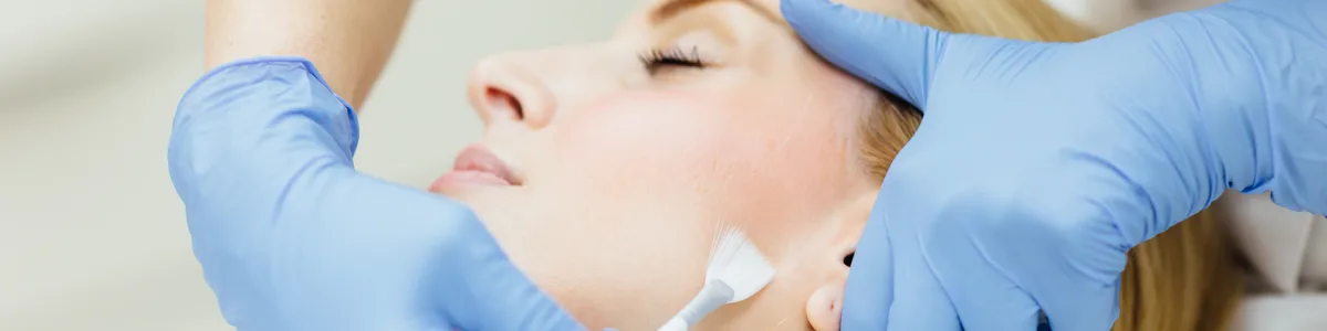 Natürliches, bewegliches Ergebnis nach der Botox Behandlung im Kuzbari Zentrum